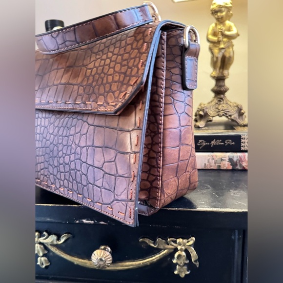 DS Crocodile Embossed Structured Handbag – NWT - Picture 3 of 6